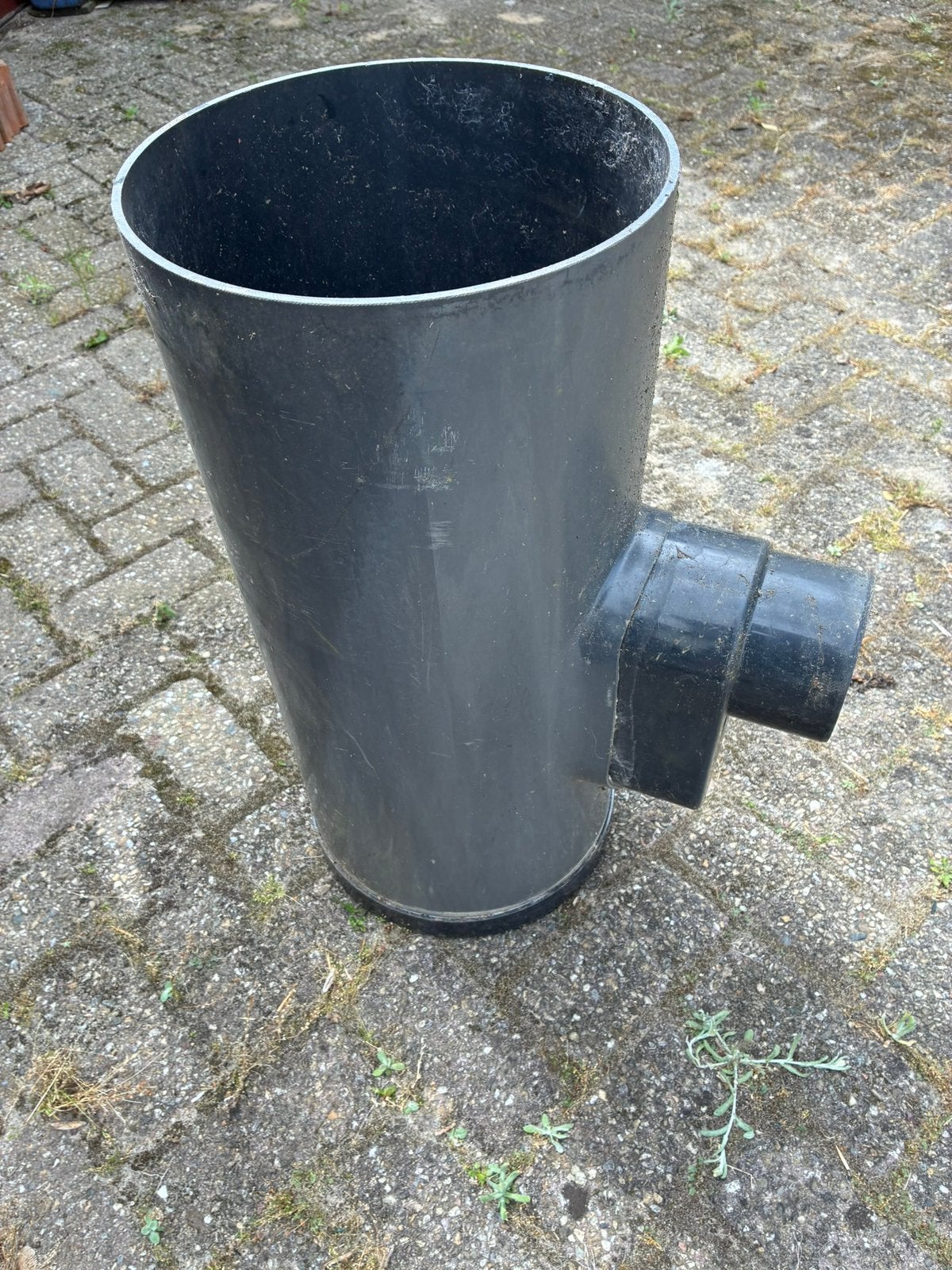 PVC onderbak voor straat- of trottoirkolk.. DYKA, Ophalen, Pvc, Zo goed als nieuw, Minder dan 2 meter