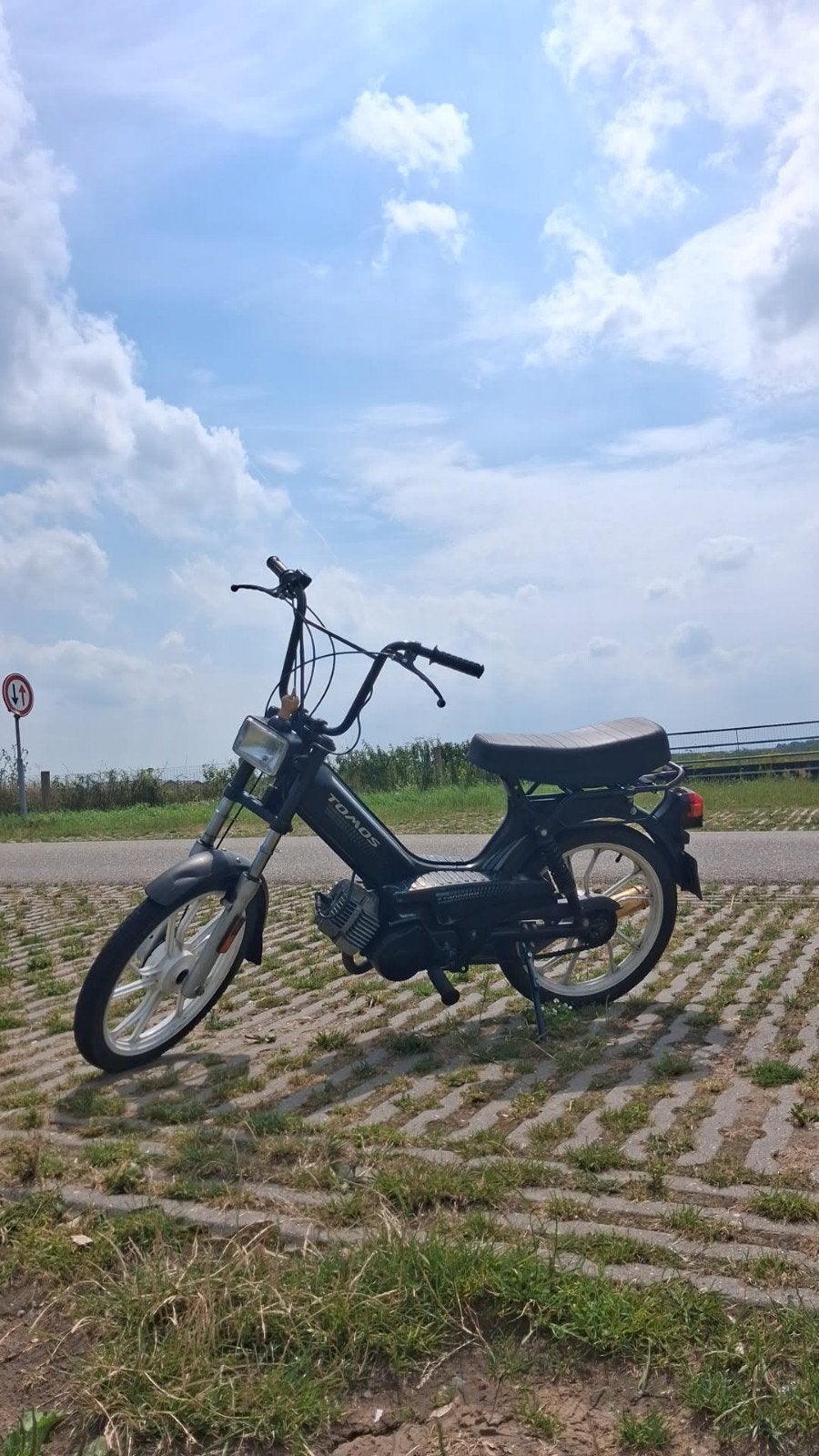Tomos met 65cc, 17.5 carburateur en biturbo uitlaat, Fietsen en Brommers, Brommers | Tomos, Ophalen of Verzenden, Gebruikt, Overige modellen