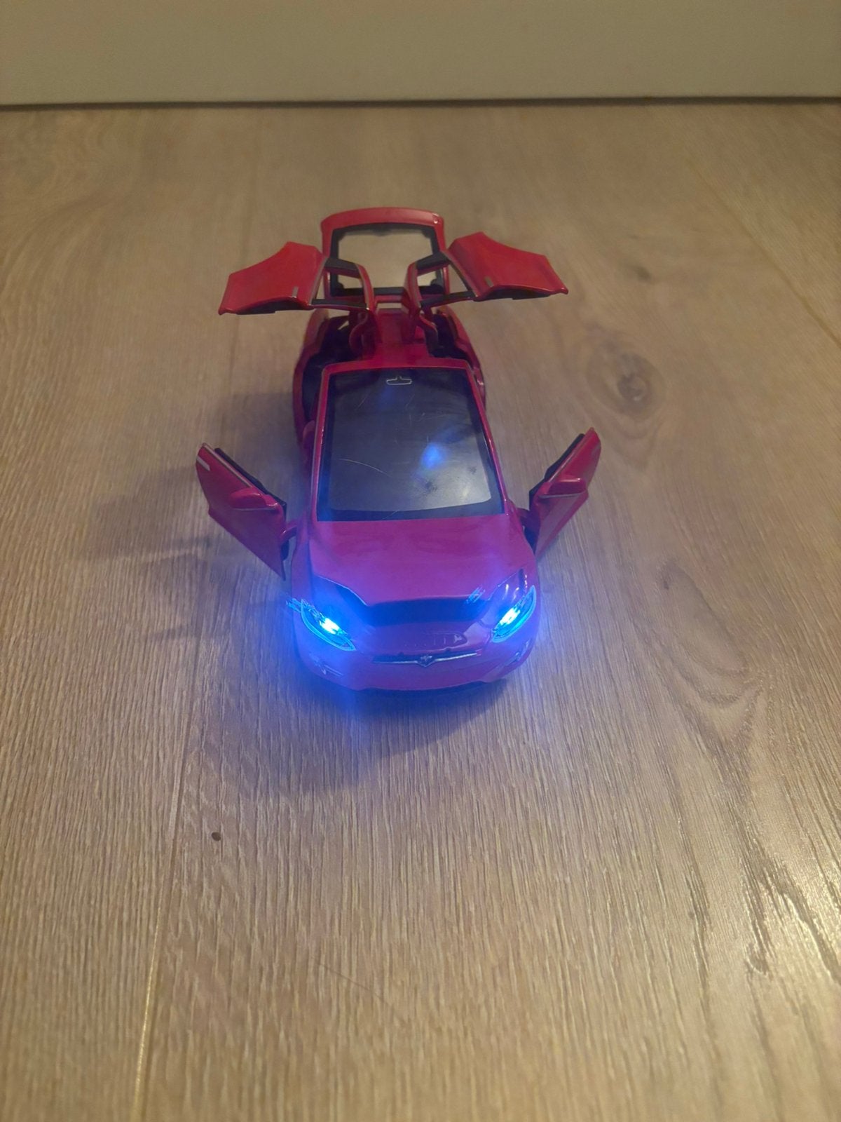 Rode Tesla Model X schaal 1:32 met functionele verlichting., Ophalen of Verzenden, Nieuw