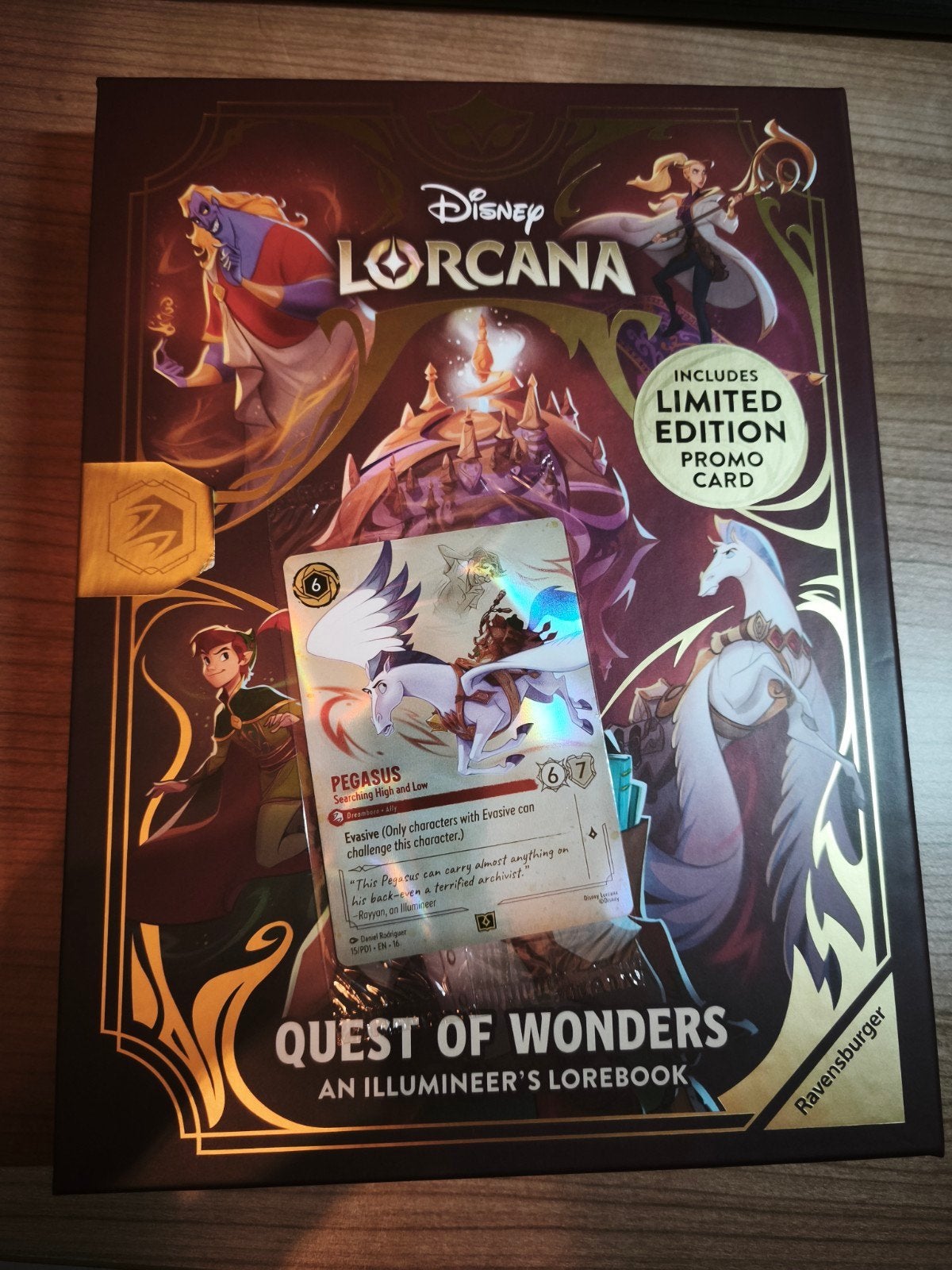 Disney Lorcana Quest of Wonders Illumineer's Lorebook, Ophalen of Verzenden, Zo goed als nieuw, Boek of Catalogus