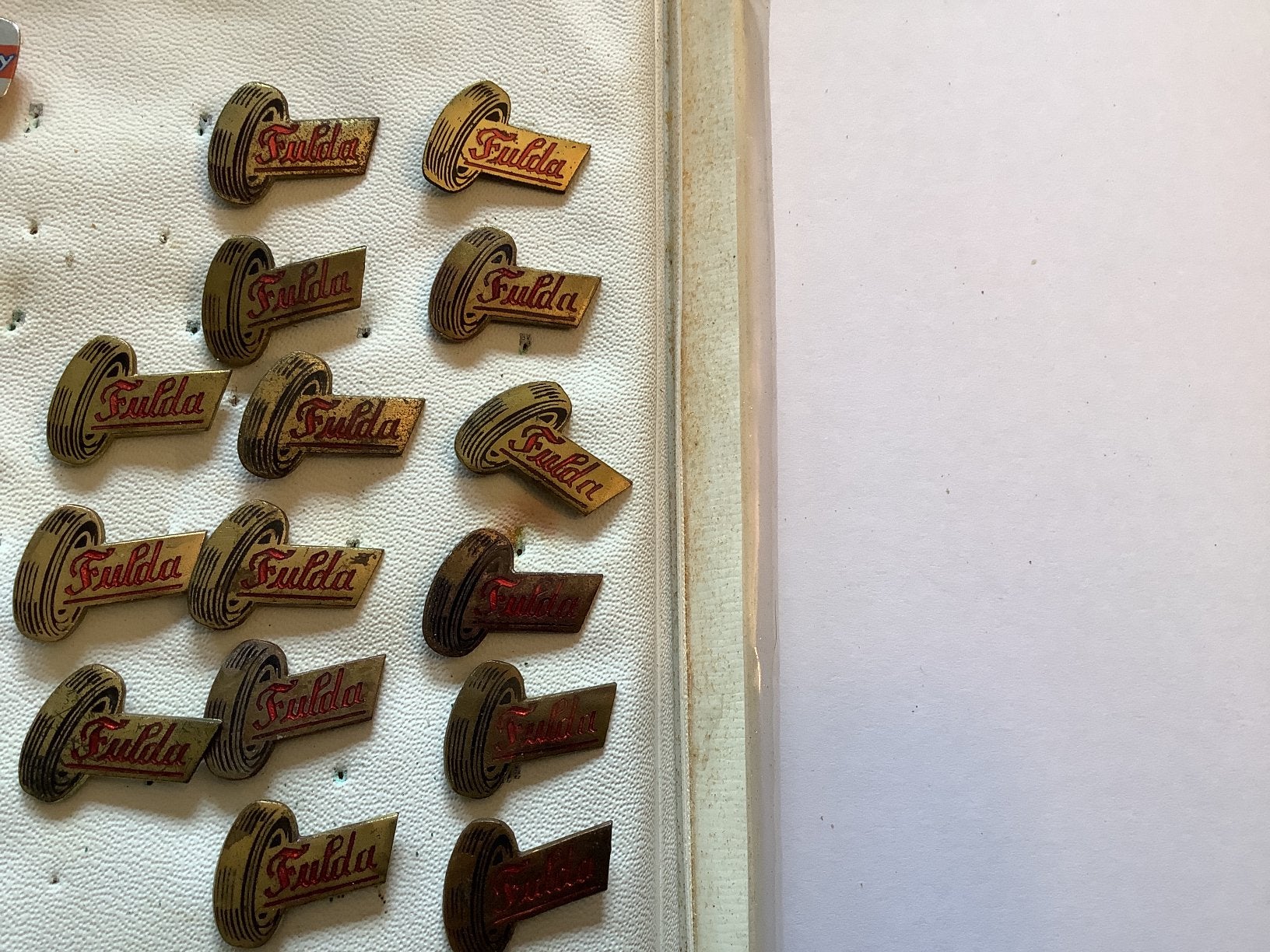 15 emaille speldjes Fulda Banden, Verzamelen, Ophalen of Verzenden, Gebruikt, Overige typen