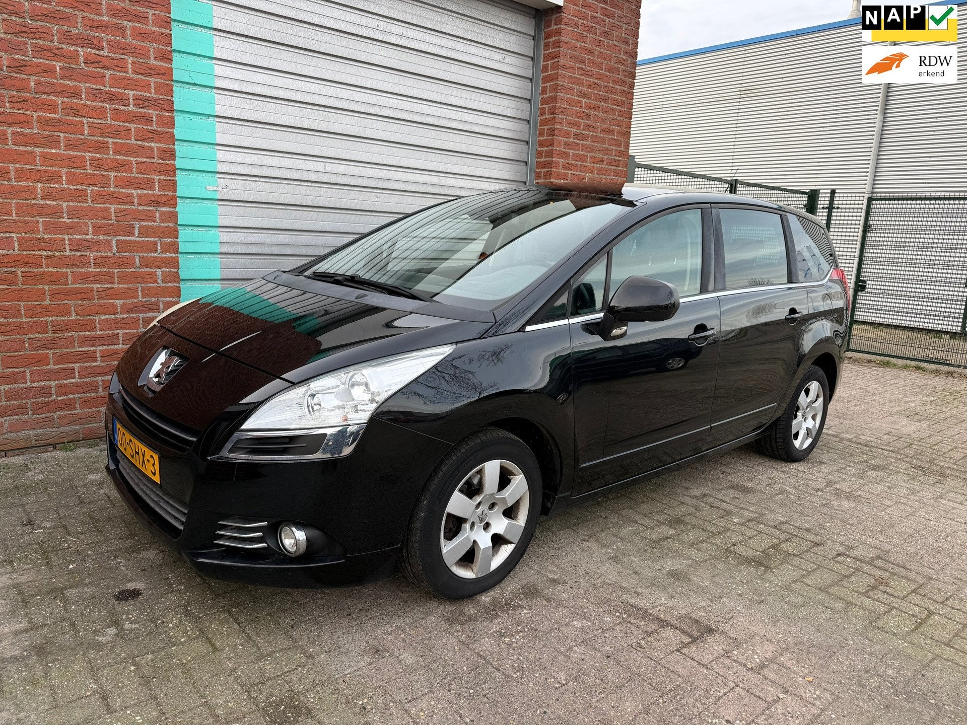 Peugeot 5008 1.6 THP Family 7p. NAV.+ Clima Bj:2011 NAP!, Auto's, Voorwielaandrijving, Euro 5, Gebruikt, Zwart