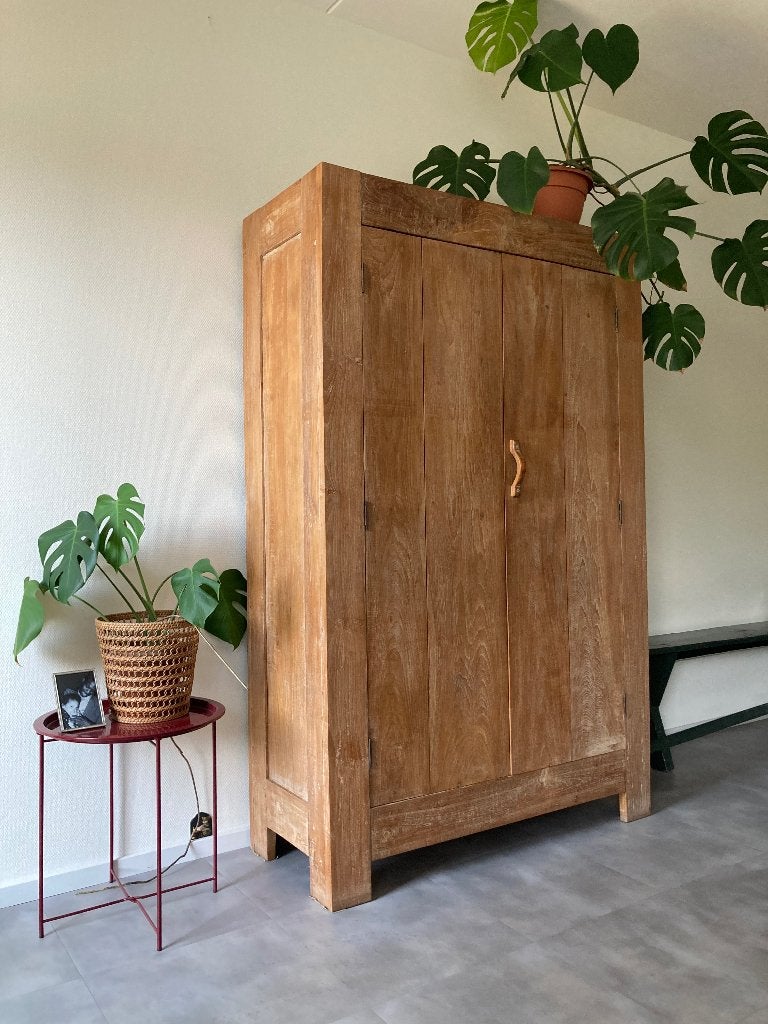 Eiken Kast, Ophalen