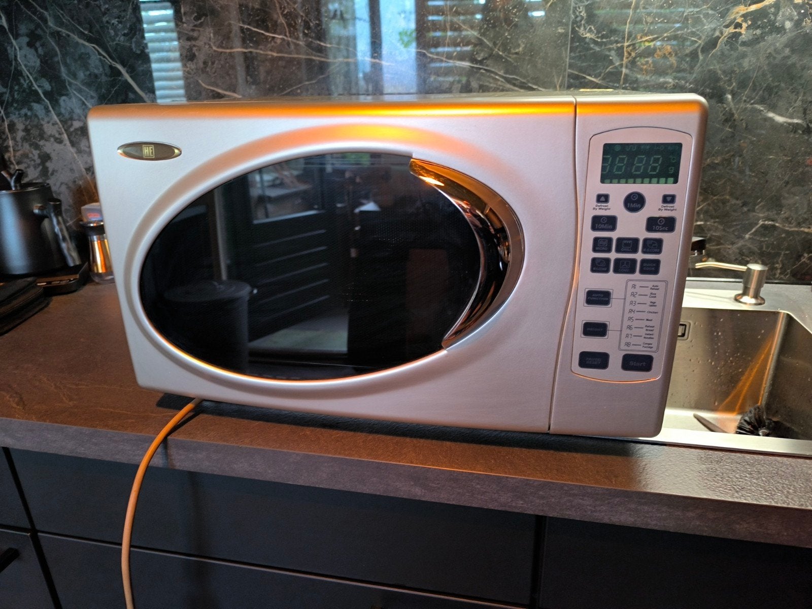 Combi magnetron met grill en hete lucht functie, Ophalen