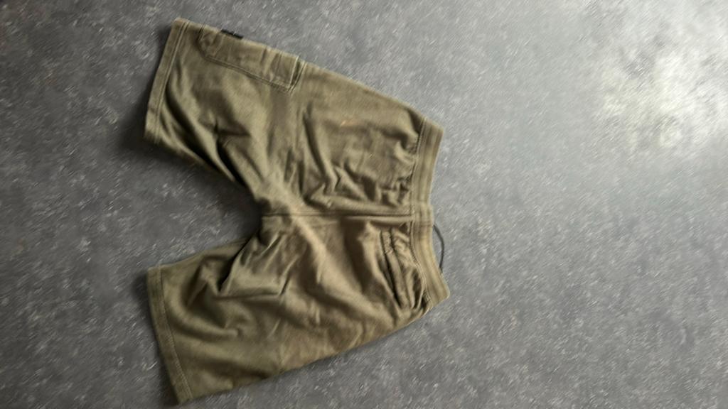 Originele Stone Island korte broek, legergroen, Ophalen of Verzenden, Zo goed als nieuw, Jongen, Broek