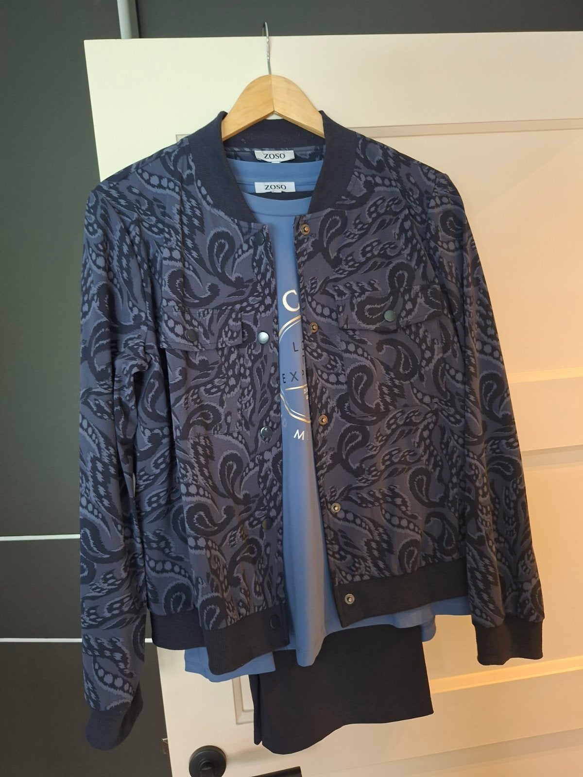 Zoso set compleet met broek, Kleding | Dames, Kostuum of Pak, Blauw, Maat 46/48 (XL) of groter, Ophalen of Verzenden