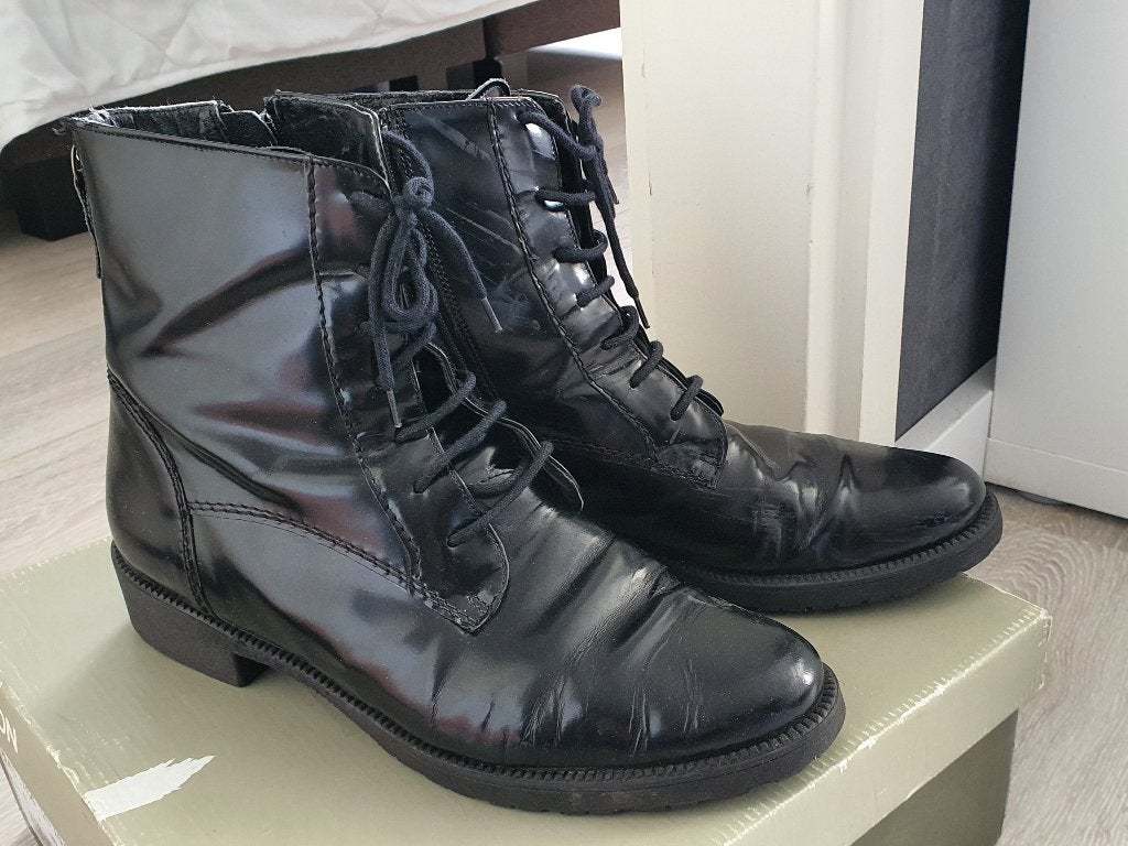 Cellini veterlaarsjes met rits – zwart lak – mt 41, Kleding | Dames, Schoenen, Zwart, Ophalen of Verzenden, Gedragen, Lage of Enkellaarzen