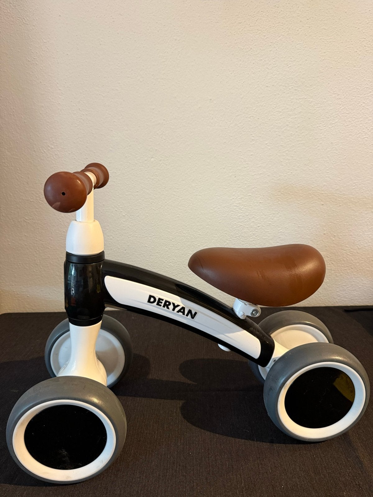 Deryan loopfietsje voor baby's en peuters, Kinderen en Baby's, Ophalen of Verzenden, Zo goed als nieuw, Loopfiets