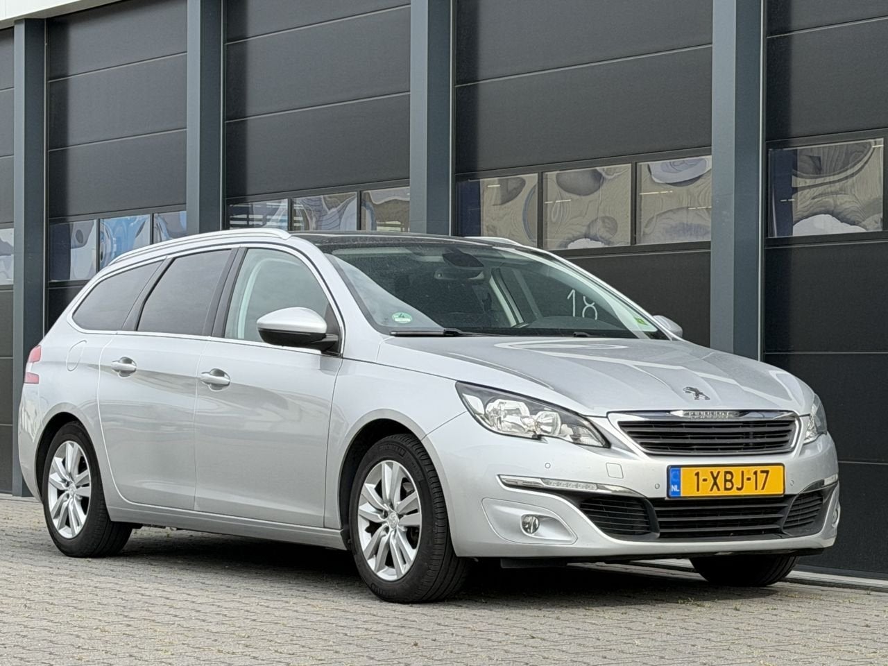 Peugeot 308 1.6 BlueHDI Pano Camera PDC EURO-6 (bj 2014), Euro 6, 140 €/maand, 1560 cc, Zilver of Grijs