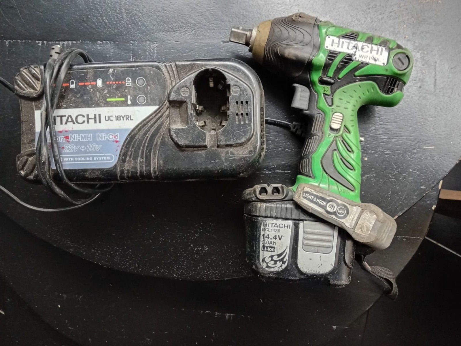 Hitachi Accu Boormachine met Lader - 14.4V Li-Ion, Ophalen of Verzenden, Gebruikt, Minder dan 400 watt, Overige typen