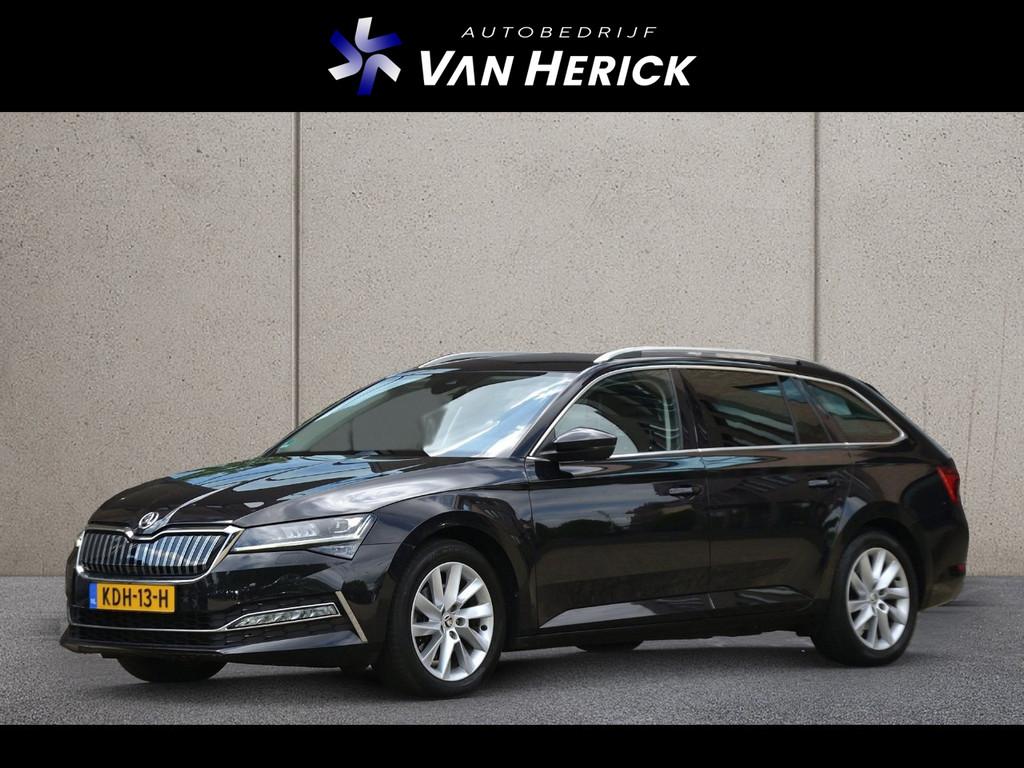 Skoda Superb Combi 1.4 TSI iV 218PK Style | ACC | LED Matrix, Stof, Gebruikt, 4 cilinders, Zwart