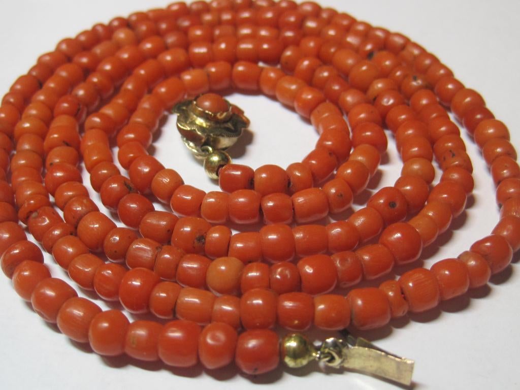 Antiek bloedkoraal collier ketting met gouden slot 79 cm, Sieraden, Tassen en Uiterlijk, Antieke sieraden, Ophalen, Goud, Ketting
