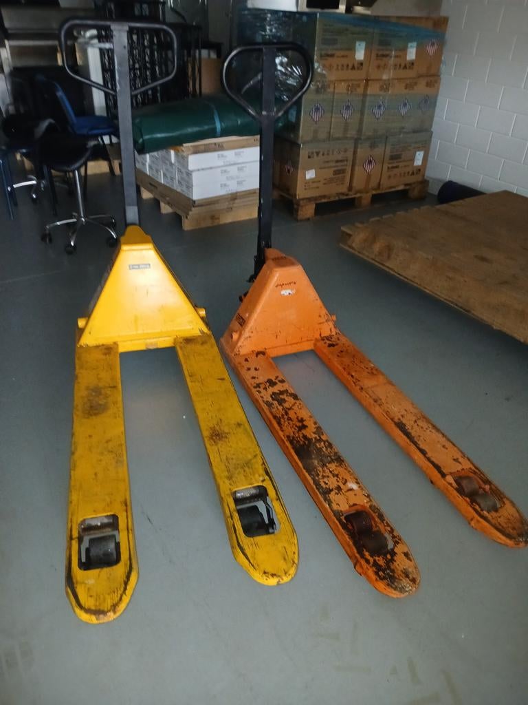 Paletwagens  2 stuks, 100 liter of meer, Ophalen of Verzenden, Gebruikt, Transportkar
