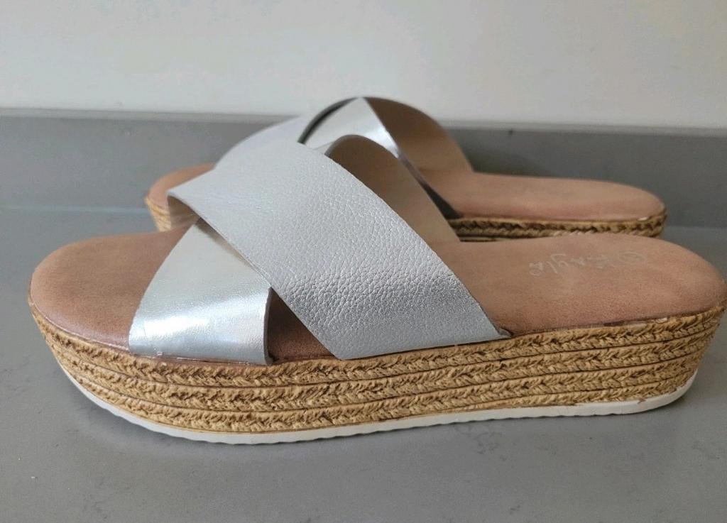Kayla slippers zilver sleehak maat 39, Overige kleuren, Zo goed als nieuw, Kayla, Sandalen of Muiltjes