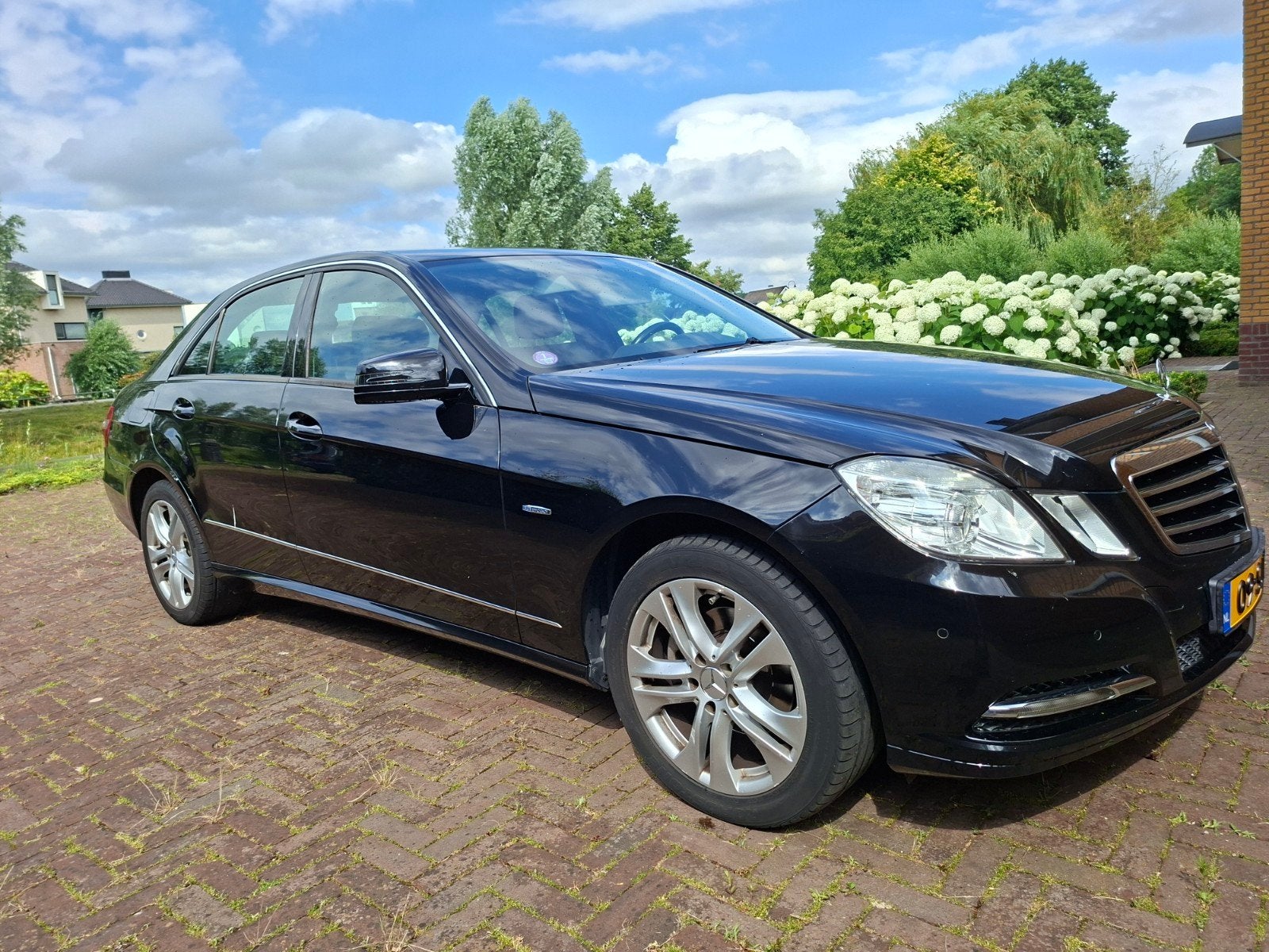 Mercedes-Benz E-Klasse E200 CGI BE Aut7 2011 Zwart, Auto's, Mercedes-Benz, Zwart, 4 cilinders, 1796 cc, Zwart