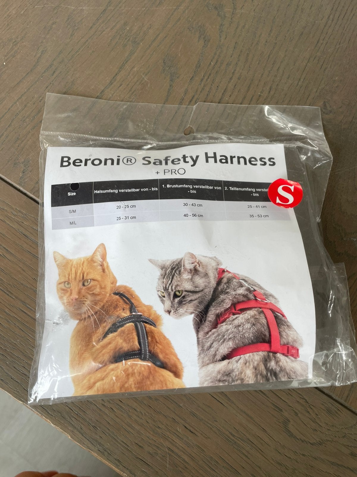Harnas kat zwart met witte strepen, Ophalen of Verzenden, Zo goed als nieuw, Hondenjas