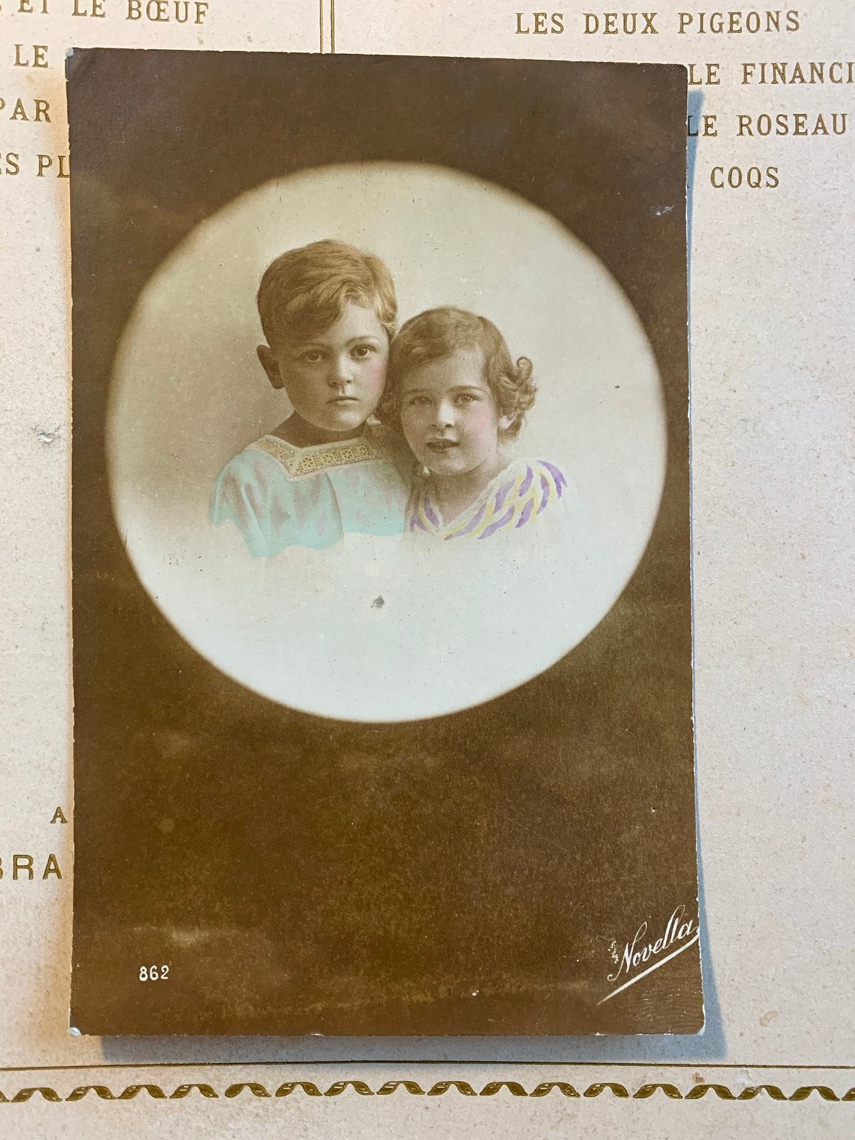 1-3-1911 Broer en zus - van een militair (VK), Verzamelen, Ophalen of Verzenden, Voor 1920, Gelopen, Kinderen