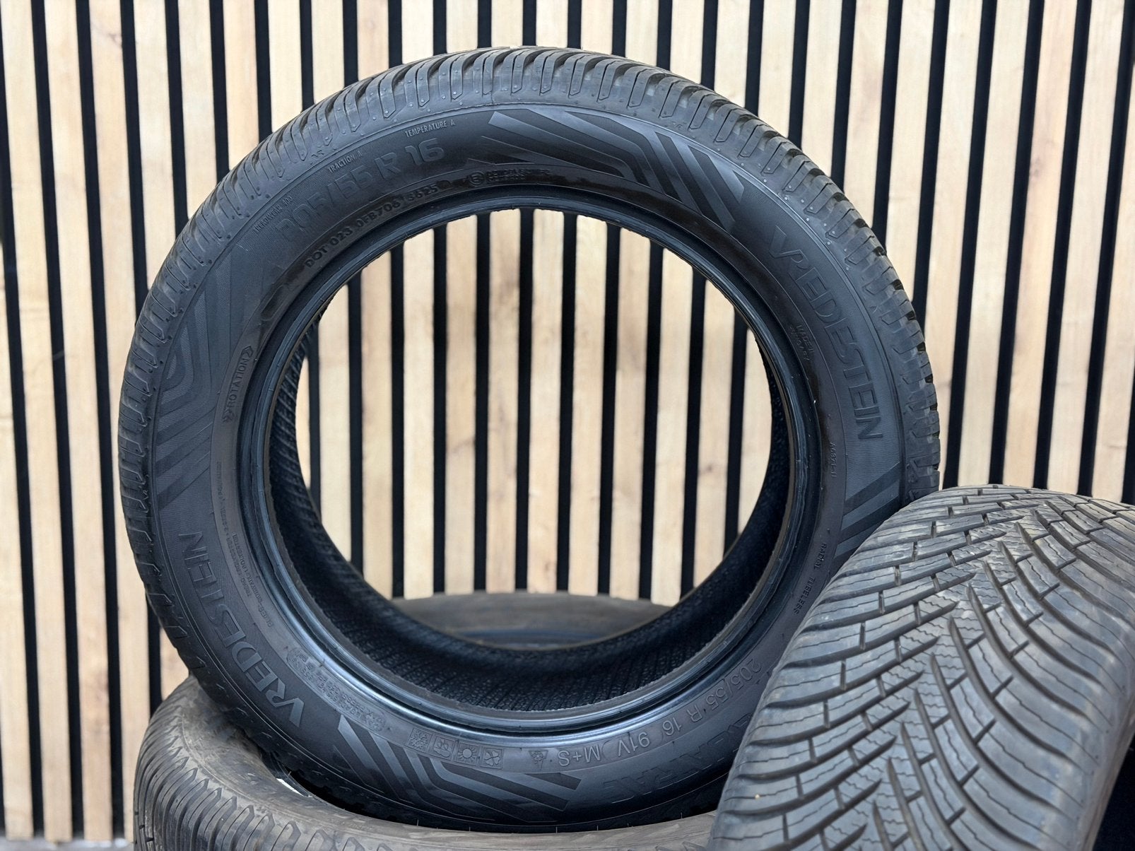 4x 205-55-16 Vredestein ALL SEASON zgan 7mm dot25€300 all in, Ophalen, 16 inch, 205 mm, All Season