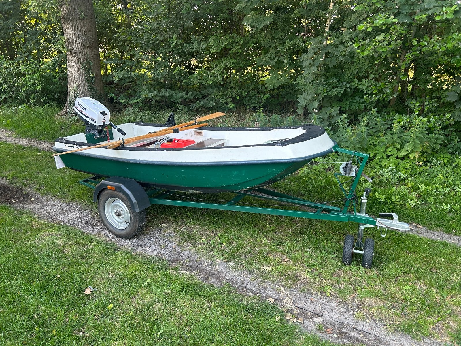 Roeiboot met motor en aanhanger - complete set, Watersport en Boten, Buiten- en Binnenboordmotoren, Ophalen, Gebruikt