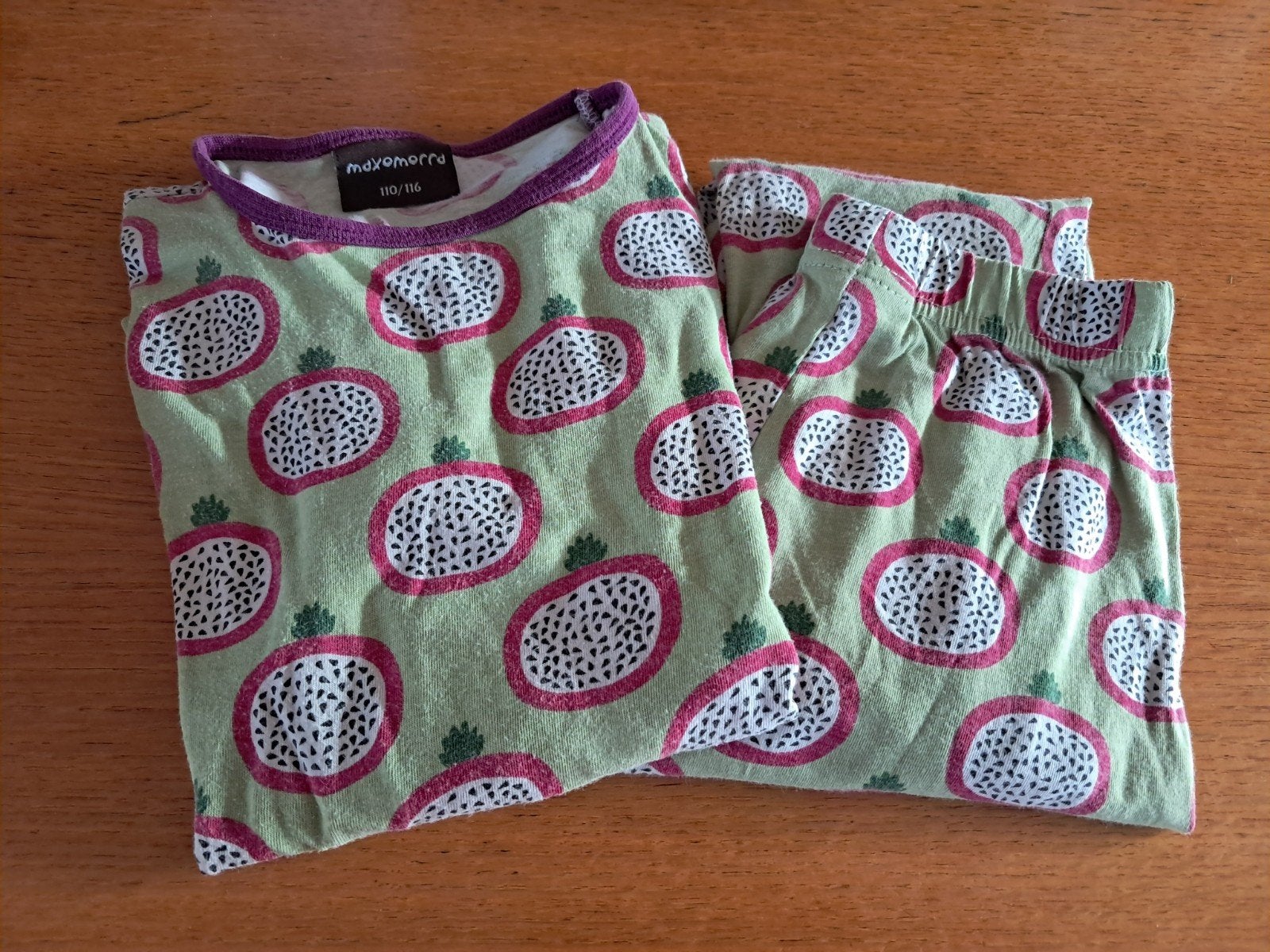 Maxomorra pyjama drakenvrucht print maat 110/116, Nacht- of Onderkleding, Gebruikt, Jongen of Meisje, Ophalen of Verzenden