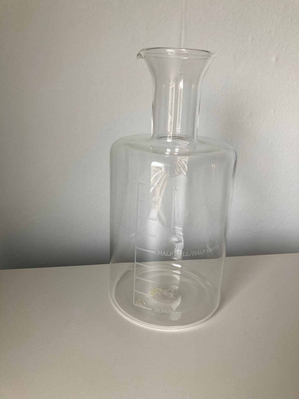 Vaas Riviera Maison Full-Half Full 20 cm hoog, Ophalen of Verzenden, Zo goed als nieuw, Glas, 20 cm