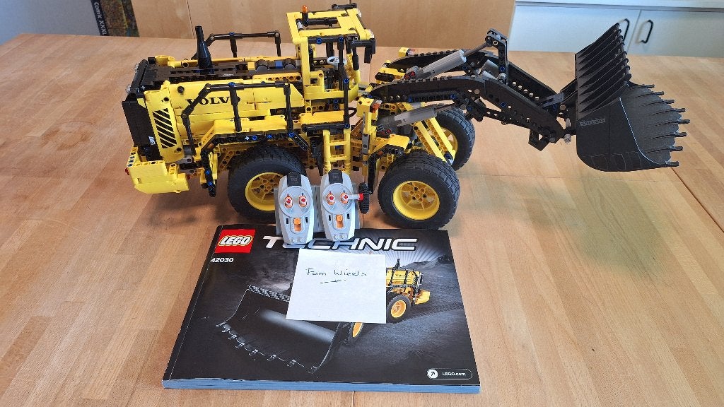 LEGO Technic 42030 Volvo L350F Wheel Loader, Gebruikt, Lego, Inclusief instructies, Ophalen of Verzenden
