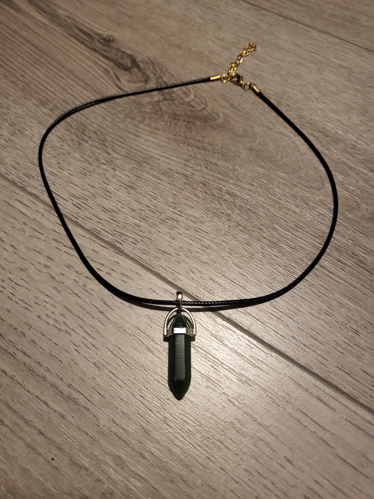 Nieuwe ketting met groene steen en verstelbare sluiting, Overige materialen, Nieuw, Ophalen of Verzenden, Verstelbaar