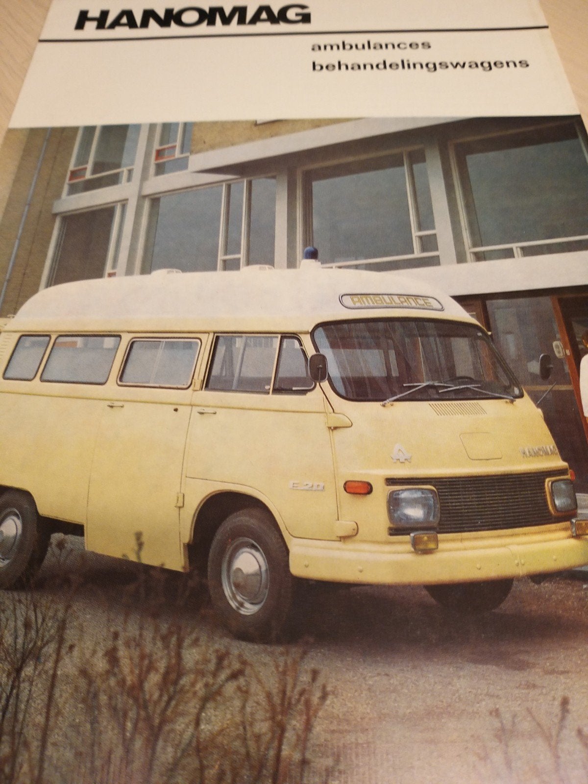 1969 zeldzame Nederlandse Hanomag Ambulance folder izgst, Ophalen of Verzenden, Zo goed als nieuw, Mercedes