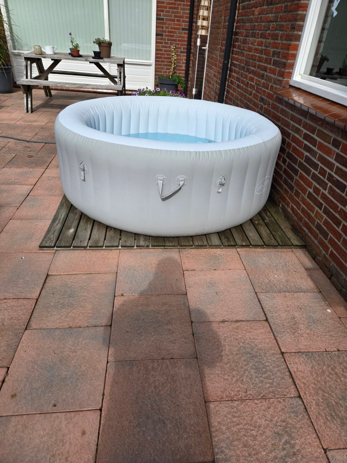 Te koop mooie opblaasbare jacuzzi 180 rond, Ophalen, Zo goed als nieuw, Afdekzeil, Opblaasbaar