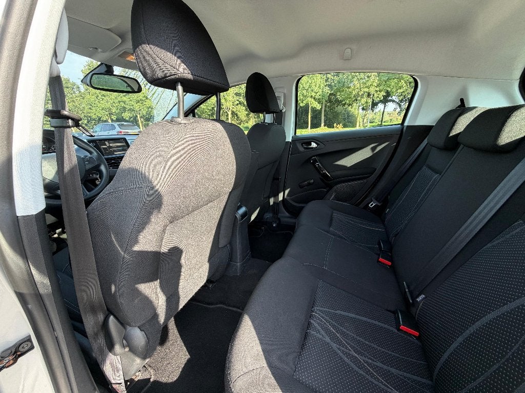 Foto 13 van Peugeot 208 1.2 VTi 82PK 5D 2013 - Grijs / Zilver