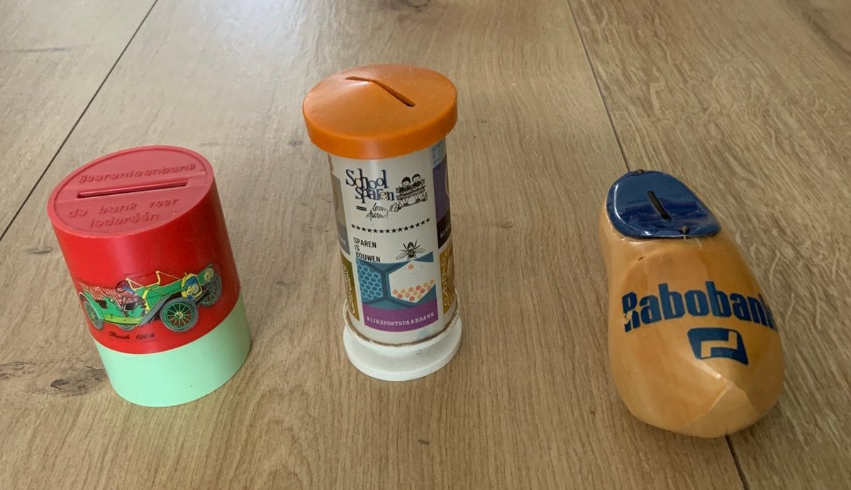 3 oude bank spaarpotten, Verzamelen, Spaarpotten, Ophalen of Verzenden, Zo goed als nieuw, Metaal of Blik, Overige thema's