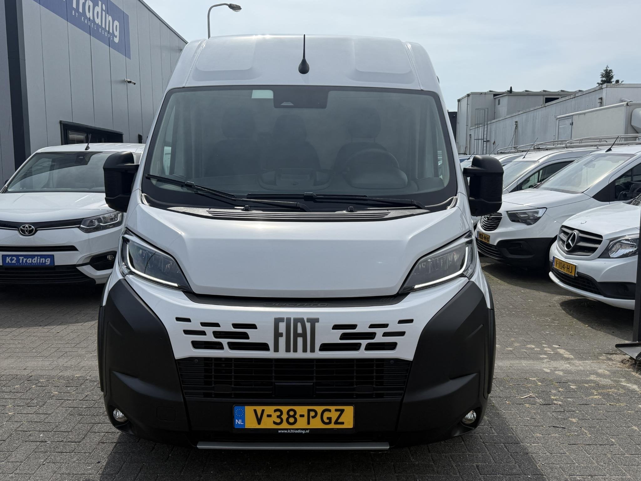 Fiat Ducato 2.2 MultiJet 180 S&S L4H2 3.5t Heavy AUTOMAAT CA, Auto's, Bestelauto's, Stof, Gebruikt, Euro 6, 4 cilinders