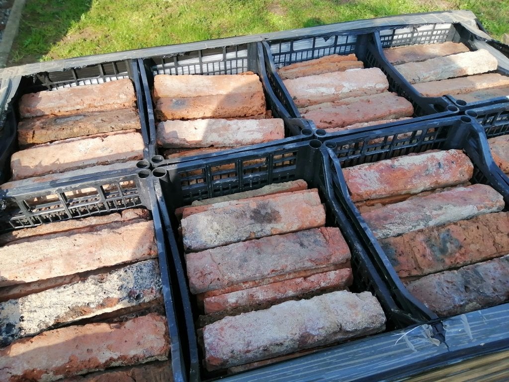 Authentieke steenstrips, barok, baksteenmuur, ca. 200 jr.oud, Doe-het-zelf en Verbouw, Metselstenen, Ophalen, Gebruikt, Bakstenen