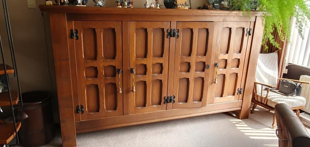 Te koop.  Mooi, zwaar uitgevoerd eiken dressoir, Ophalen, Eikenhout, 200 cm of meer, 25 tot 50 cm