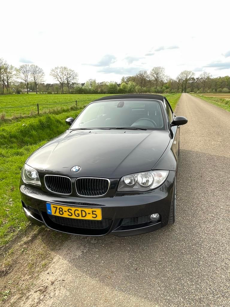BMW 1-Serie 2.0 120I Cabrio 2009 Zwart, Bieden vanaf €8600, Auto's, BMW, 1-Serie, Achterwielaandrijving, 1995 cc, 680 kg
