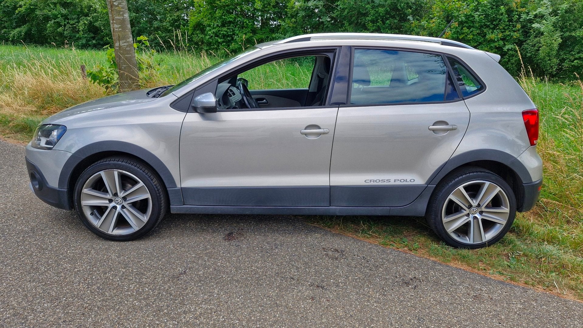 Volkswagen Polo 1.2 TSI Cross 105PK | Rijklaar | LMV | Cruis, Voorwielaandrijving, Euro 5, Stof, Zwart