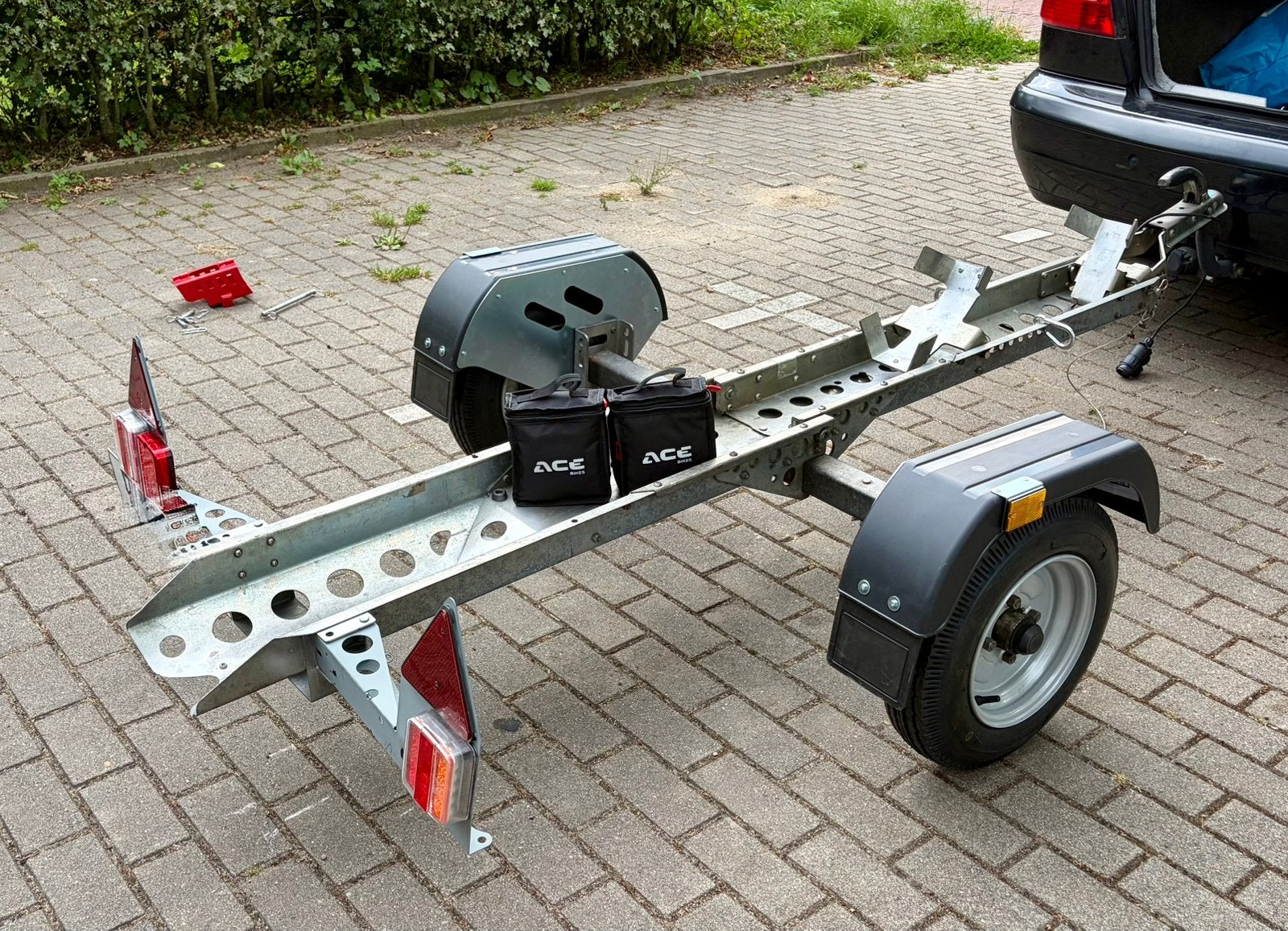 Te huur - Motolug opvouwbare motortrailer, Ophalen