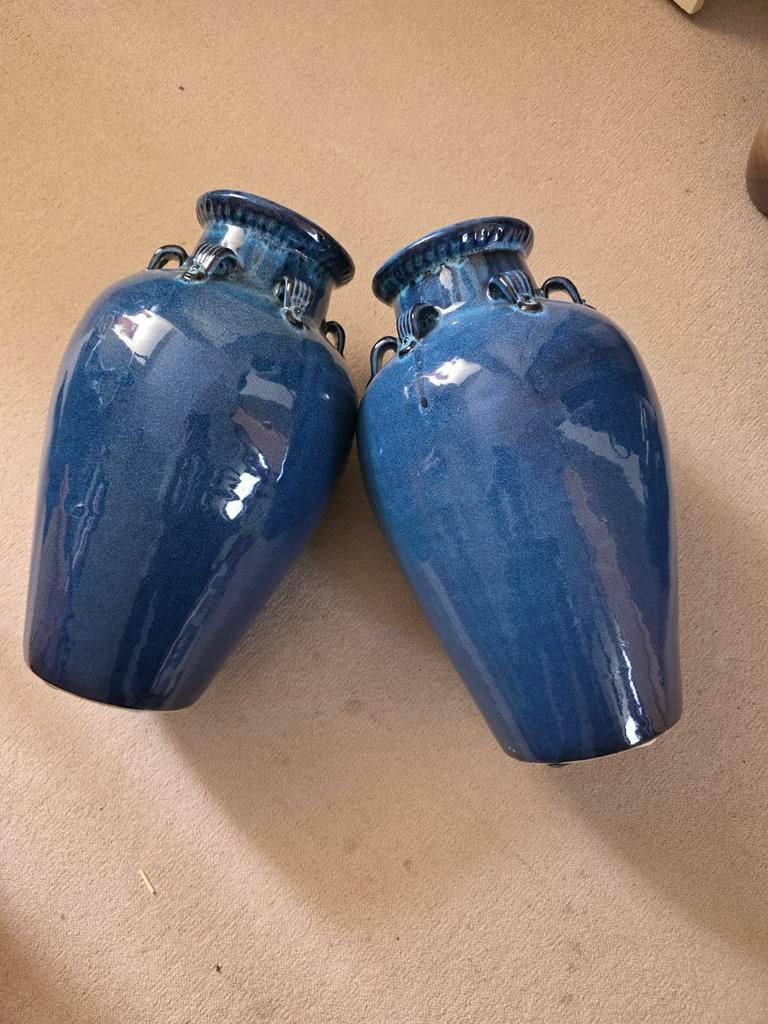 Set van 2 blauwe keramische vazen met handvatten, Antiek en Kunst, Ophalen of Verzenden