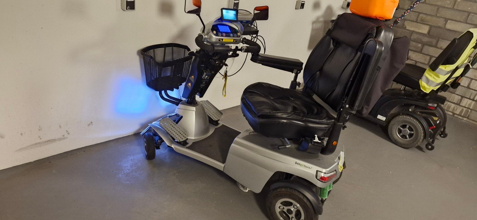 Scootmobiel zeer nette staat, Ophalen, 16 km/u of meer, 46 km of meer, Quingo