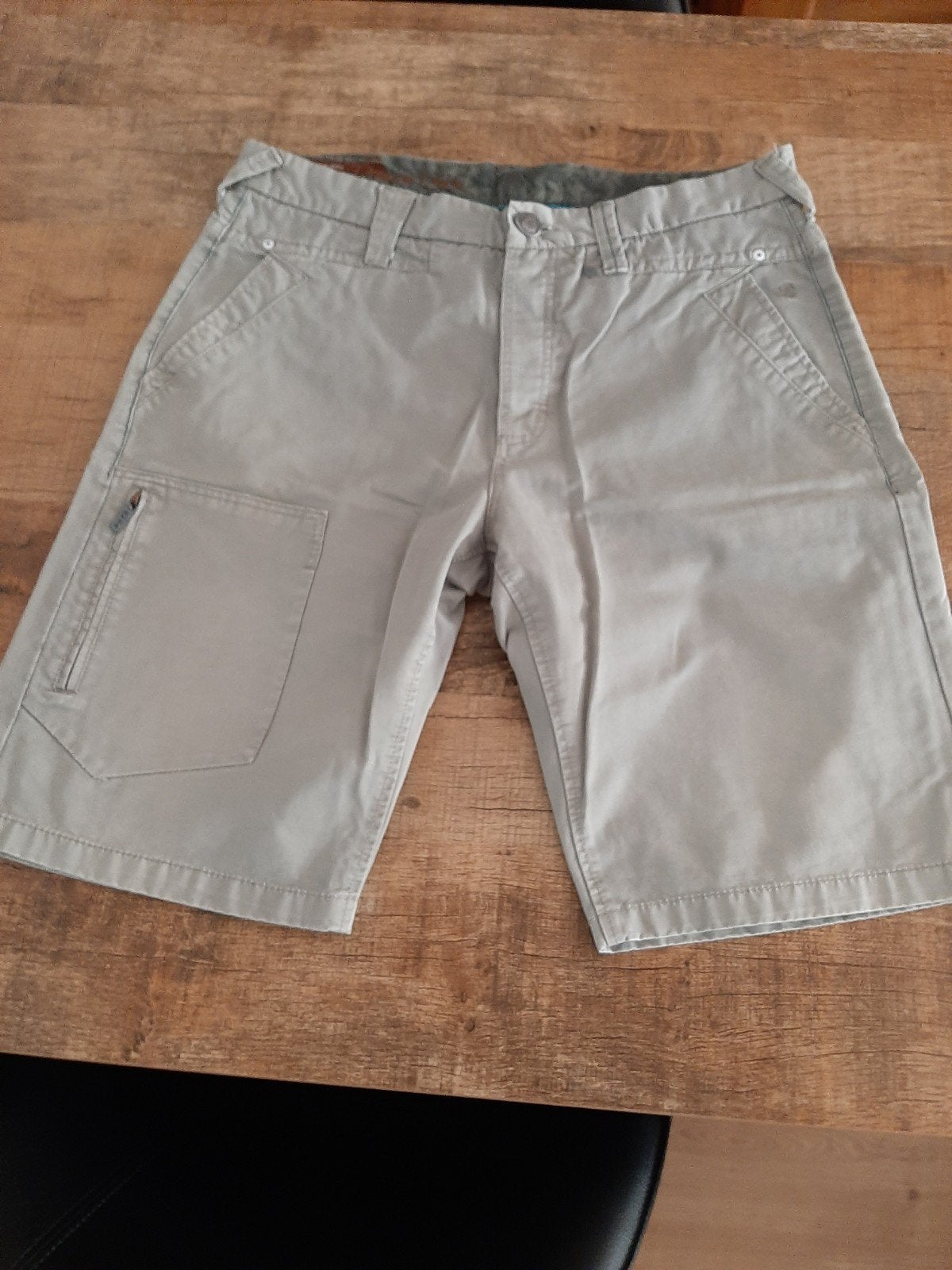 cast Iron korte broek .  maat W 34, Ophalen, Zo goed als nieuw, Beige, Cast Iron