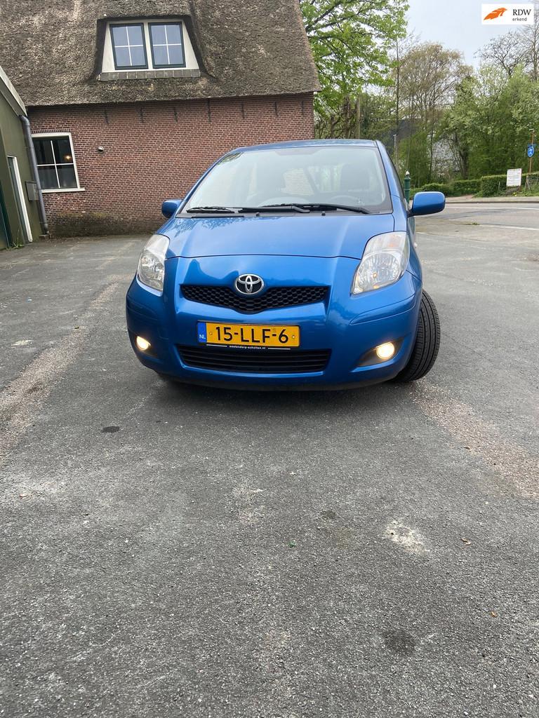 Toyota Yaris Invalide auto eerste eigenaar,NAP, 101 pk, 750 kg, 4 cilinders, Blauw