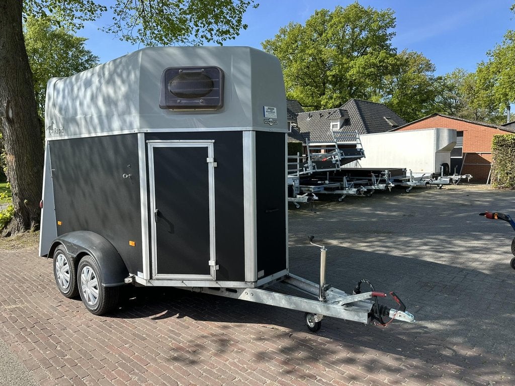 Humbaur 2 paards trailer Nieuw houtwerk / kunstofbodem 3.995, Gebruikt