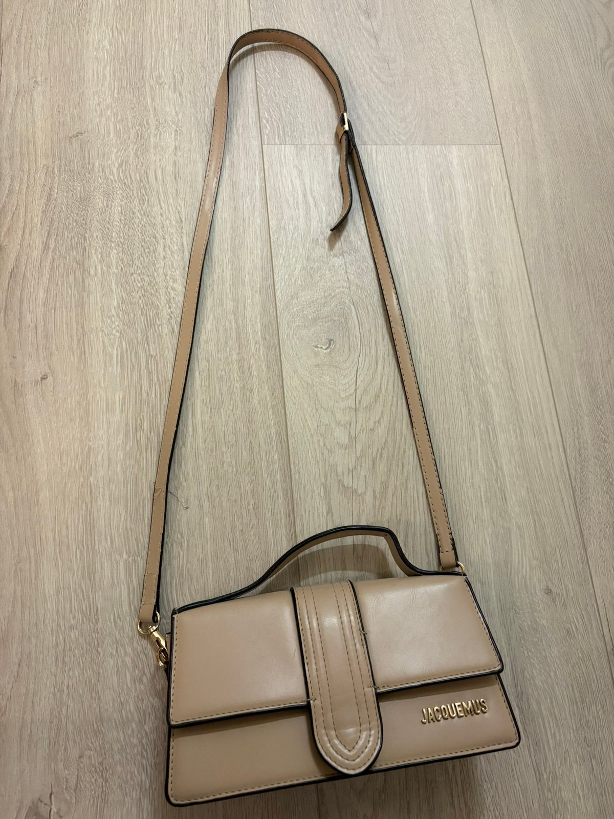 Jacquemus tas, Sieraden, Tassen en Uiterlijk, Tassen | Damestassen, Ophalen of Verzenden, Nieuw, Beige, Handtas