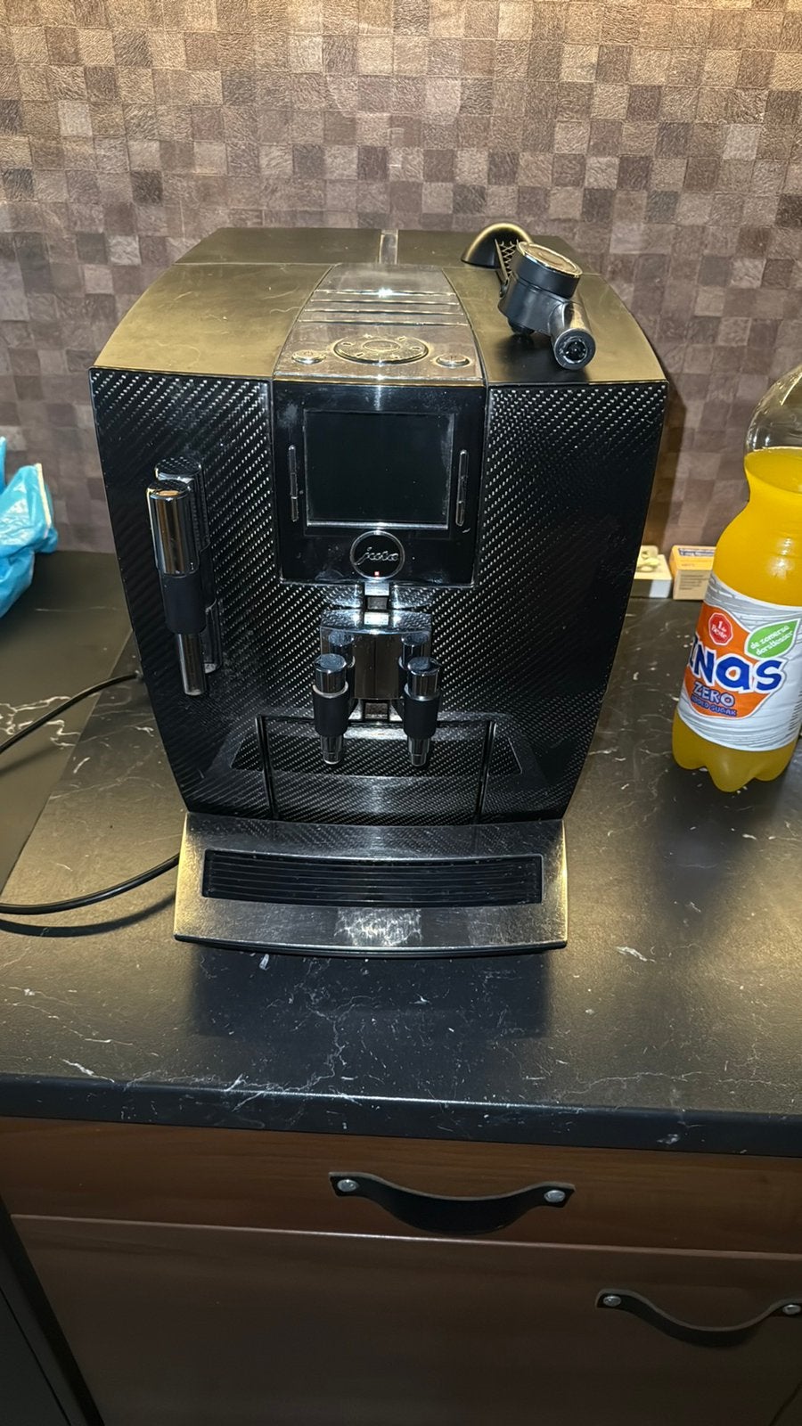 Jura j9.3 carbon, Witgoed en Apparatuur, Koffiezetapparaten, 10 kopjes of meer, Ophalen, Zo goed als nieuw, Koffiemachine