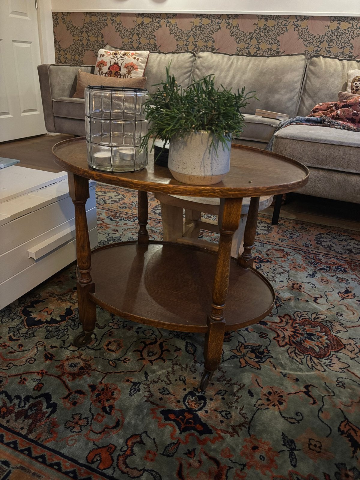 Vintage houten salontafel op wielen, Ophalen