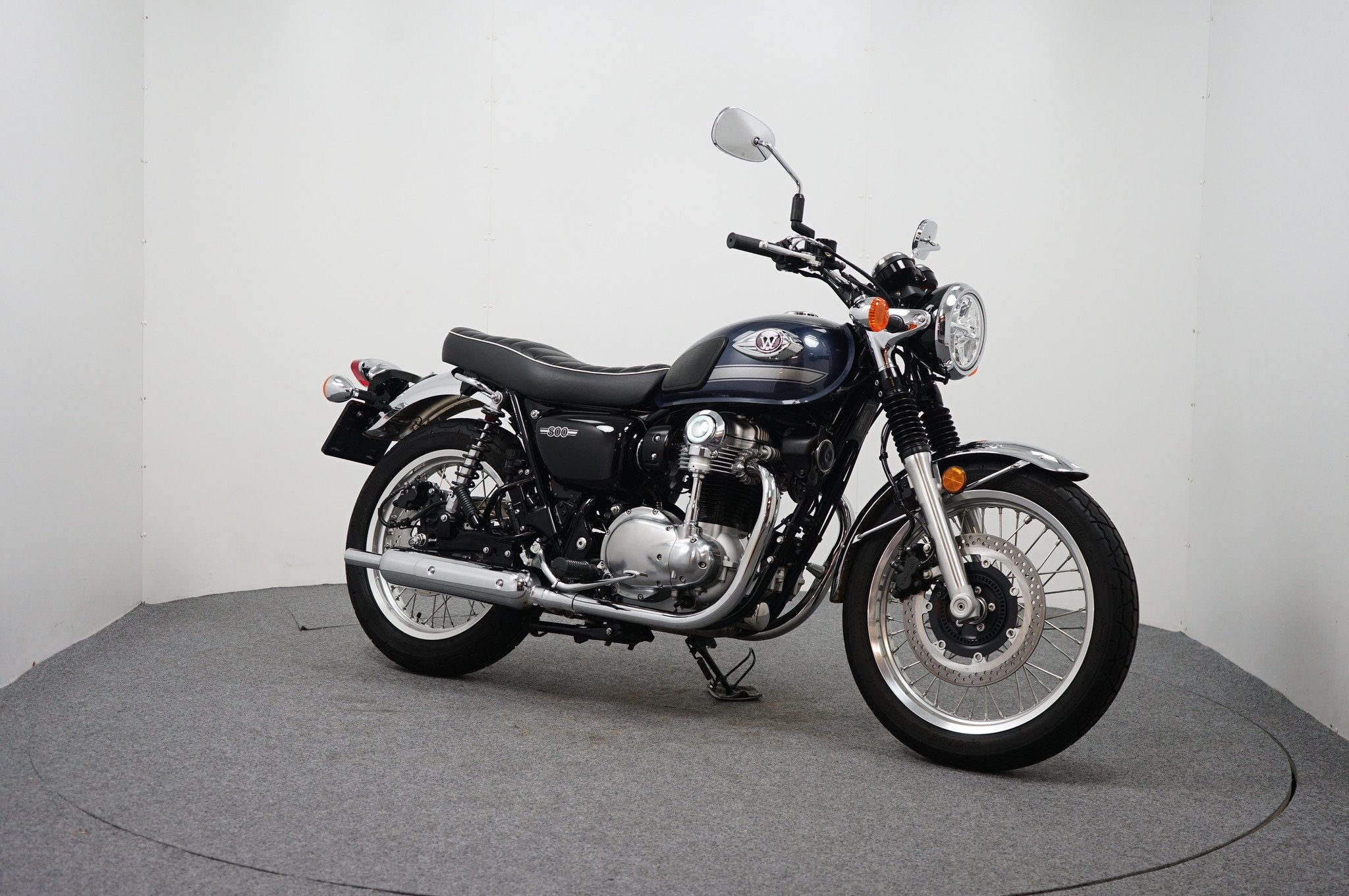 Kawasaki W 800 (bj 2023), Motoren, Motoren | Kawasaki, Chopper, Bedrijf, 12 t/m 35 kW, 773 cc