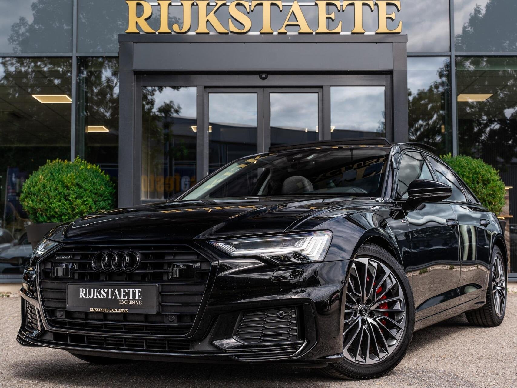 Audi A6 Limousine 55 TFSIe Quattro S-Line Competition|PANO, Auto's, Audi, Automaat, Gebruikt, 4 cilinders, Zwart