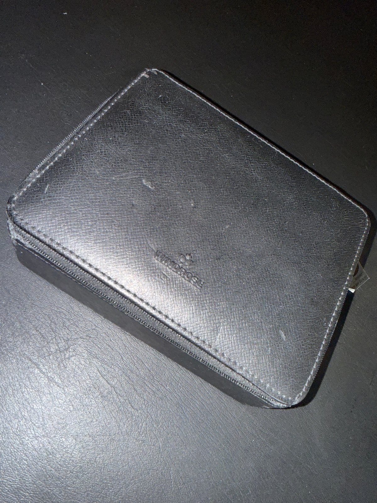 Stijlvolle zwarte horlogebox voor 6 horloges, Gebruikt, Slot, Ophalen of Verzenden, Minder dan 35 cm