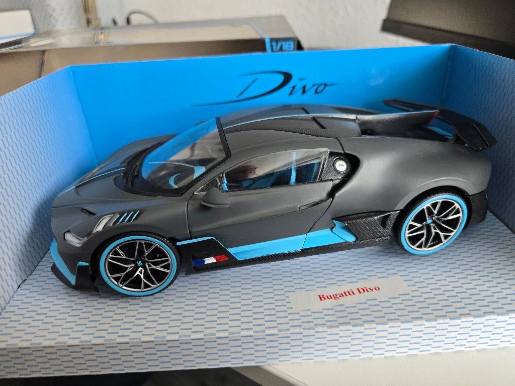 Bugatti Divo 2018 1/18, Ophalen of Verzenden, Nieuw, Auto, Bburago