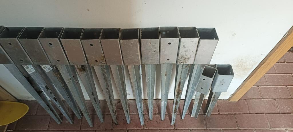 Paalpunten voor hekwerk of palen - 12 stuks, Tuin en Terras, Ophalen of Verzenden, Gebruikt, IJzer, Overige typen